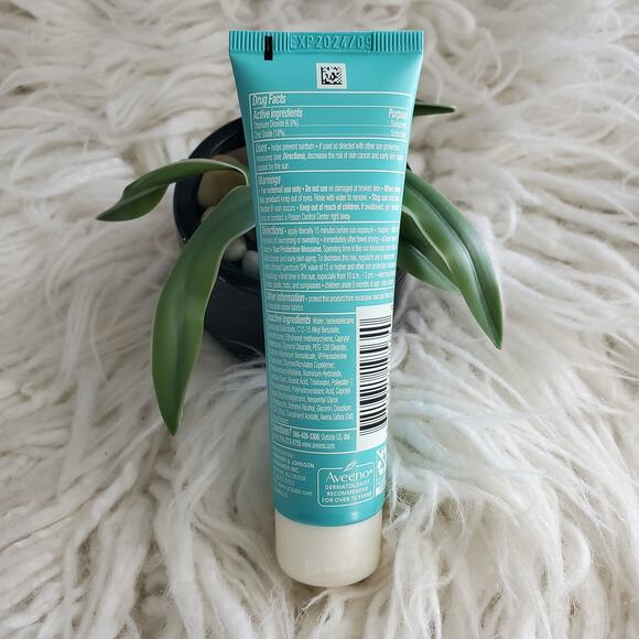 Aveeno Protect + Soothe Face Mineral Sunscreen Broad Spectrum SPF 30 - Picture 6 of 7